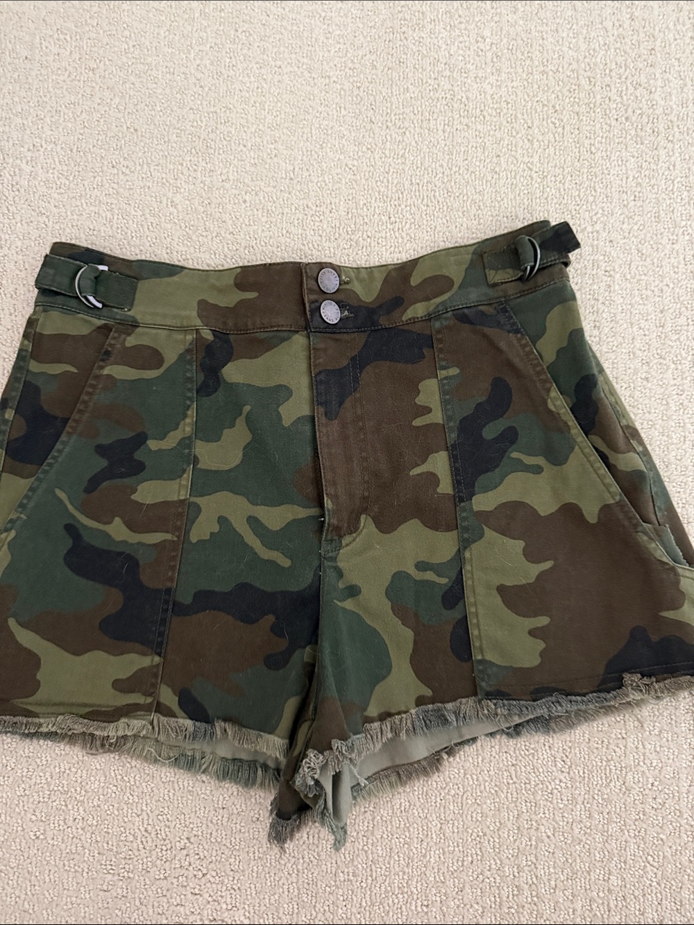 Camo Alice + Olivia jeans size 31 cutoff shorts